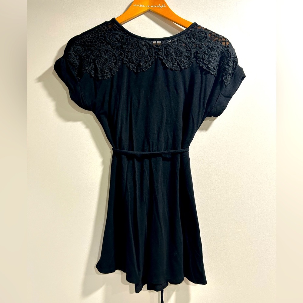 Blooming Rose Maternity Blouse SIZE M Black